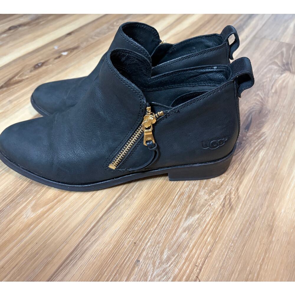 UGG Glee Black Leather Ankle Booties Gold Zip Low Heel Comfort Boots Women's 8.5